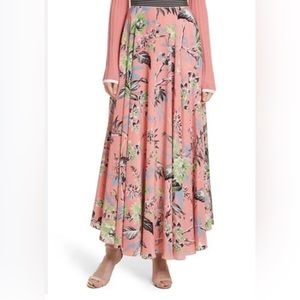 Cut in 100% woven silk soft crepe de Chine Size:0 Diane Von Furstenberg